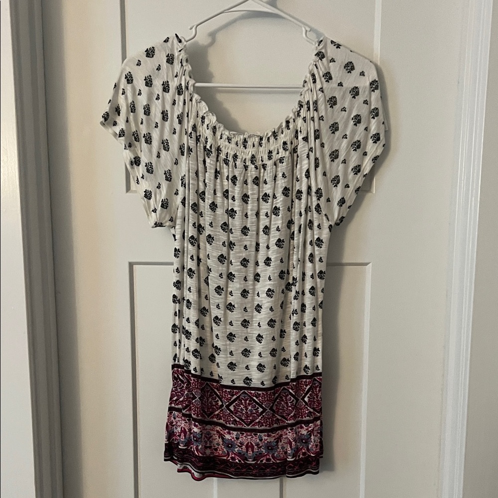 Elegant Floral Women's Blouse - Black and Red